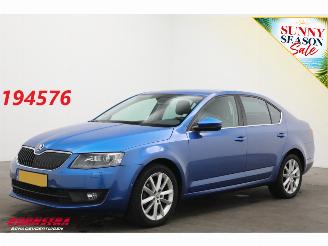 ocasión turismos Skoda Octavia 1.2 TSI Greentech Style Canton Navi Clima Cruise SHZ PDC 2015/7