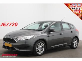skadebil auto Ford Focus 1.0 Trend Edition Navi Cruise PDC 51.689 km! 2015/9