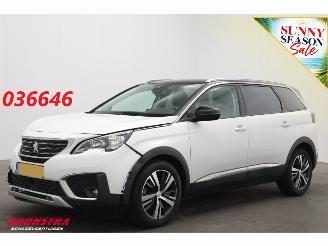 Schadeauto Peugeot 5008 1.2 PureTech Aut. Allure 7p Navi Cruise Clima Apple/Android Camera PDC 2018/1