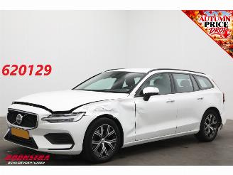 krockskadad bil auto Volvo V-60 2.0 B3 AUT Essential Edition ACC Navi Clima Apple/Android Leder Virtual Camera PDC 2024/10