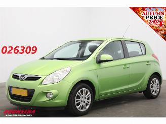 Vaurioauto  passenger cars Hyundai I-20 1.2i i-Motion 5-drs Airco 100.323 km! 2011/5