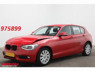 Voiture accidenté BMW 1-serie 116i AUT Business 5-drs Cruise Navi Airco 2011/10