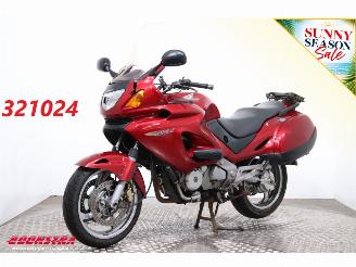 Honda NT 650 Deauville NT 650 Deauville 14.956 km! 2000/6
