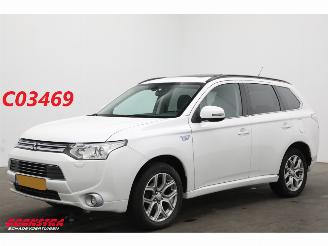 Voiture accidenté Mitsubishi Outlander 2.0 PHEV instyle 4WD Schuif/kantel Navi Clima Leder SHZ Camera PDC AHK 2014/9