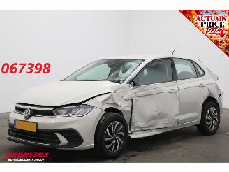 Schadeauto Volkswagen Polo 1.0 TSI Life Virtual ACC Apple/Android 2022/8