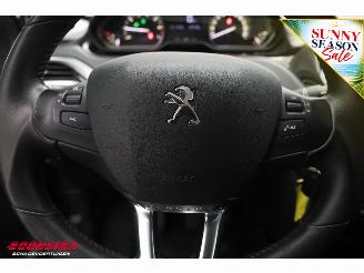 Peugeot 2008 1.2 PureTech Signature Cruise Navi Airco Apple/Android PDC picture 20