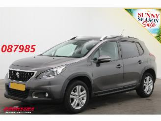 Vaurioauto  passenger cars Peugeot 2008 1.2 PureTech Signature Cruise Navi Airco Apple/Android PDC 2019/9