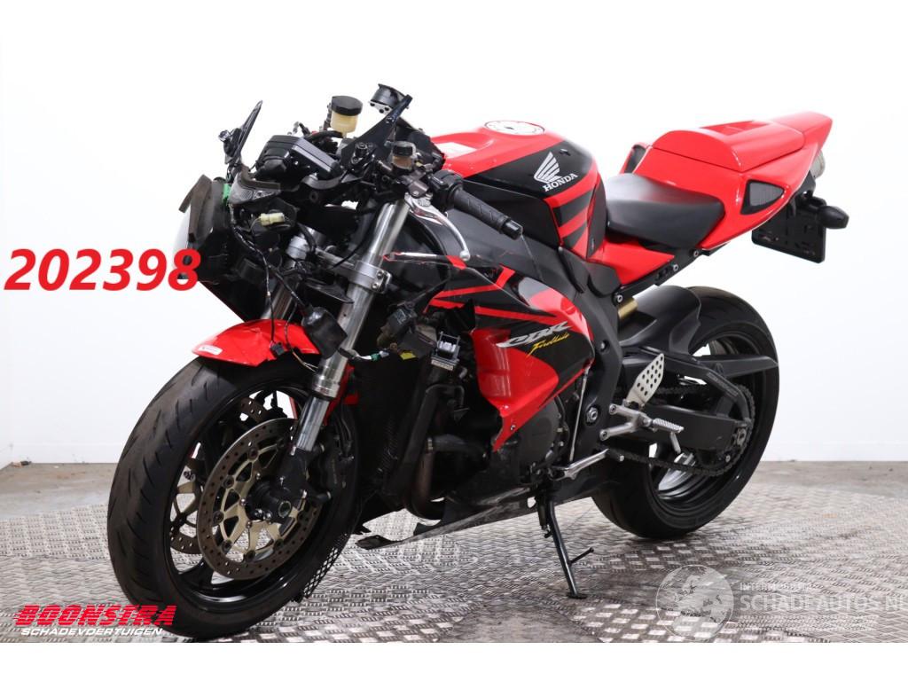Honda  CBR 1000RR Fireblade Leo Vince 26.807 km!