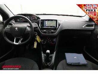 Peugeot 208 1.2 PureTech Signature Cruise Navi Apple/Android PDC Airco picture 15