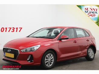 Schadeauto Hyundai I-30 1.4 T-GDI Comfort Clima Cruise Apple/Android Camera PDC 44.536 km! 2017/3