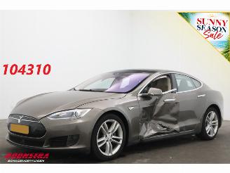 Voiture accidenté Tesla Model S 70D Pano ACC Leder Memory SHZ Virtual Camera PDC AHK 2015/12