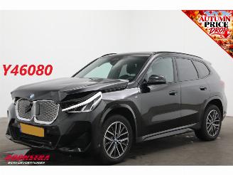 skadebil auto BMW iX1 eDrive20 67 kWh M Sport Pano ACC AHK Navi Clima SHZ Apple/Android Camera PDC 2024/3