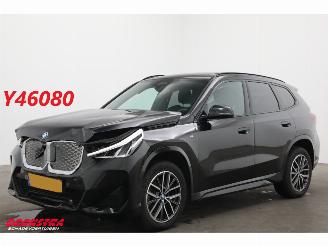 uszkodzony samochody osobowe BMW iX1 eDrive20 67 kWh M Sport Pano ACC Navi Clima SHZ Apple/Android Camera PDC AHK 2024/3