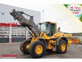 Vaurioauto  machines Volvo  L90H Wiellader BY 2017 Airco Camera 2017/6