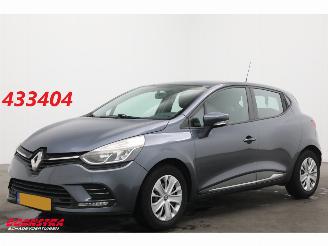 Unfallwagen Renault Clio 0.9 TCe Zen Cruise Navi Airco Bluetooth Dab 2016/10