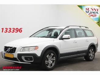 Schadeauto Volvo Xc-70 2.4 D5 Aut. Momentum Cruise Clima Leder PDC 2012/3
