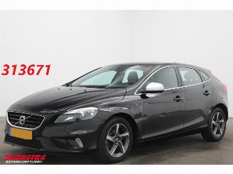 Coche accidentado Volvo V-40 2.0 D2 R-Design Business Clima Navi Leder SHZ Cruise 2015/12