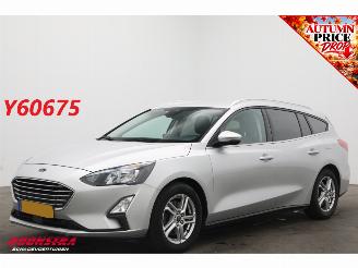 Schadeauto Ford Focus 1.0 EcoBoost Cruise Navi Airco Apple/Android Camera PDC AHK 2020/10