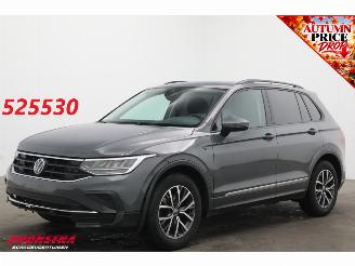 Vaurioauto  passenger cars Volkswagen Tiguan 2.0 TDI DSG Life Business ACC Navi Clima Camera PDC 2022/7