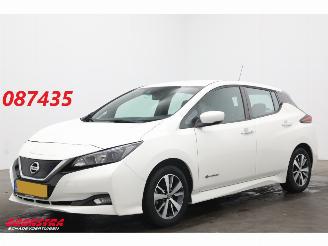 Vaurioauto  passenger cars Nissan Leaf Acenta 40 kWh Cruise Navi Clima Bluetooth Camera PDC AHk 2020/10