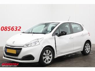 Vaurioauto  passenger cars Peugeot 208 1.2 PureTech Like Cruise Airco Bluetooth 2018/10