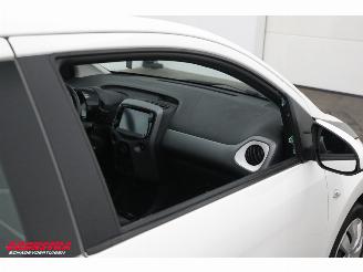 Toyota Aygo 1.0 VVT-i x-play Teilediebstahl Navi Airco Apple/Android Camera picture 8