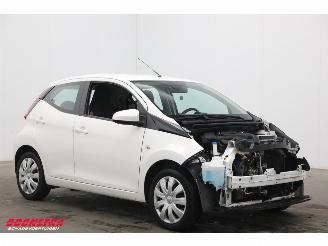 Toyota Aygo 1.0 VVT-i x-play Teilediebstahl Navi Airco Apple/Android Camera picture 2