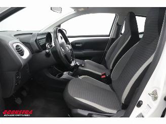 Toyota Aygo 1.0 VVT-i x-play Teilediebstahl Navi Airco Apple/Android Camera picture 12
