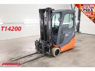dañado máquina Toyota  8FBE20T Triplex Sideshift Spreader Full-Light-package 2019/4