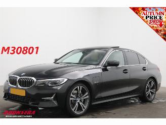 Coche accidentado BMW 3-serie 330e High Executive HUD Pano Memory Camera SHZ Leder LED 2022/2