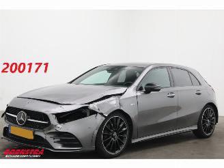 Schadeauto Mercedes A-klasse 200 AMG Premium Plus ACC Navi Clima SHZ Virtual Apple/Android Camera PDC 2021/5