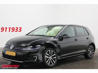 Schadeauto Volkswagen e-Golf E-DITION ACC Camera Dynaudio SHZ Virtual Leder 2020/6
