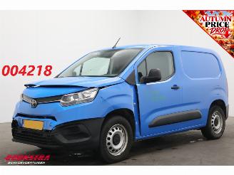 krockskadad bil bedrijf Toyota Proace Prof 50 kWh Cruise Apple/Android AHK Airco 2022/10