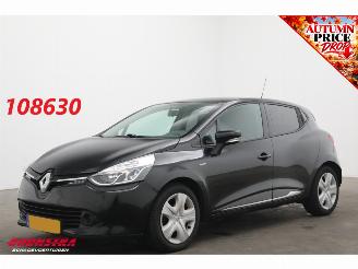 skadebil auto Renault Clio 1.2 Collection Navi Airco Cruise LED 2016/1