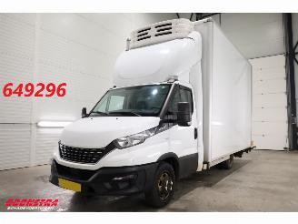 Vaurioauto  commercial vehicles Iveco Daily 35C16 2.3 Aut. 375 Mitsubishi Thermal Cruise Bluetooth Airco 2020/1