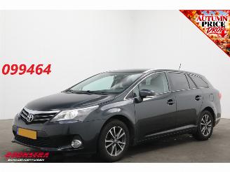 skadebil auto Toyota Avensis 1.8 VVTi Aut. Dynamic Bsn. AHK Camera SHZ Clima Cruise Navi 2014/7