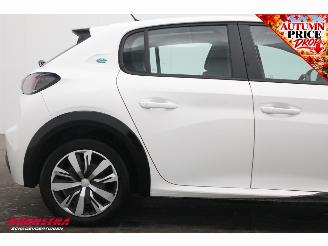 Peugeot e-208 EV Active Pack 50 kWh Cruise Navi Apple/Android PDC Clima picture 5