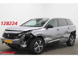 Schadeauto Peugeot 5008 1.2 PureTech Aut. Allure Pack Business 7p Cruise Navi Virtual Apple/Android Camera PDC Clima 2023/10