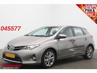 Unfallwagen Toyota Auris 1.8 Hybrid Executive Aut. Camera SHZ Clima Cruise Navi LED 2014/2