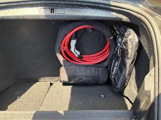 Peugeot 208  picture 6