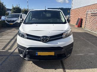 krockskadad bil bedrijf Toyota Proace  2022/11