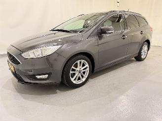 damaged passenger cars Ford Focus Wagon 1.0 Ecoboost Edition 2017/7
