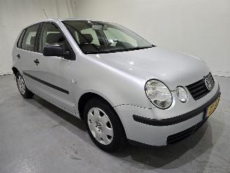Schadeauto Volkswagen Polo 1.4-16V AUT 5.Drs 2002/8