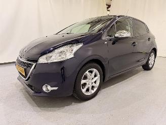 Peugeot 208 HB 1.2 Allure Navi/Clima picture 24
