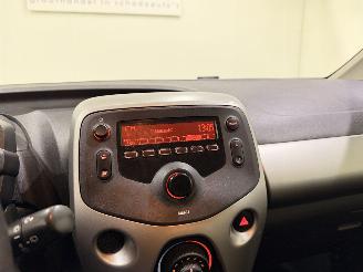 Peugeot 108 HB 1.0 e-VTi Active Airco picture 16