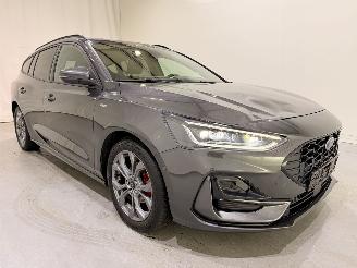 Schadeauto Ford Focus Wagon 1.0 mHEV ST Line X Automaat 2024/3