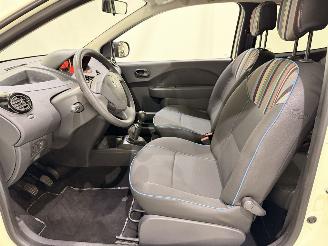 Renault Twingo 1.2 16V Collection Airco picture 24