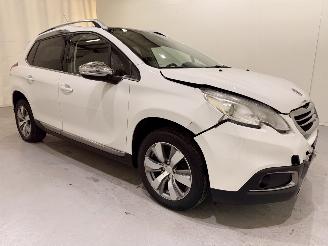 Schadeauto Peugeot 2008 1.2 PureTech Allure Automaat 2014/10