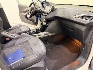 Peugeot 2008 1.2 PureTech Allure Automaat picture 43