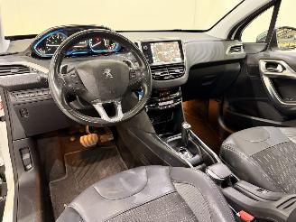 Peugeot 2008 1.2 PureTech Allure Automaat picture 26